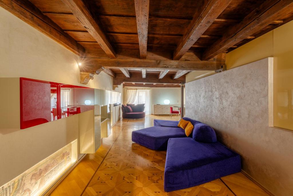 Palazzo Reggiani - Giacomo Leopardi - 4