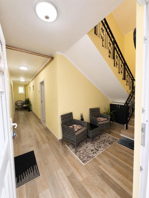 Apartments & Rooms -PANORAMA MDLL -FREE PARKING - 4