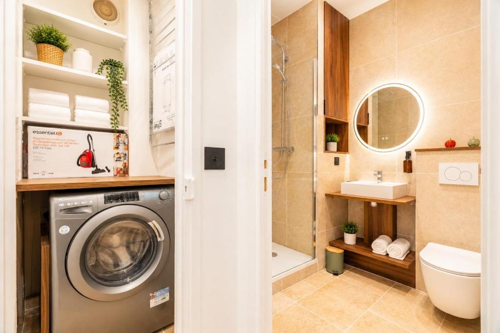 Bright & Chic Studio I Walk to Eiffel Tower I Central Location Close to Metro - 4