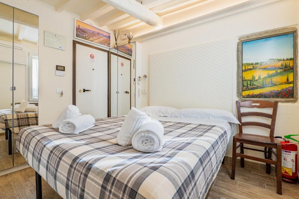 Moderna Suite "Duomo", SMN a 2 passi, Wi-Fi e AC - 4