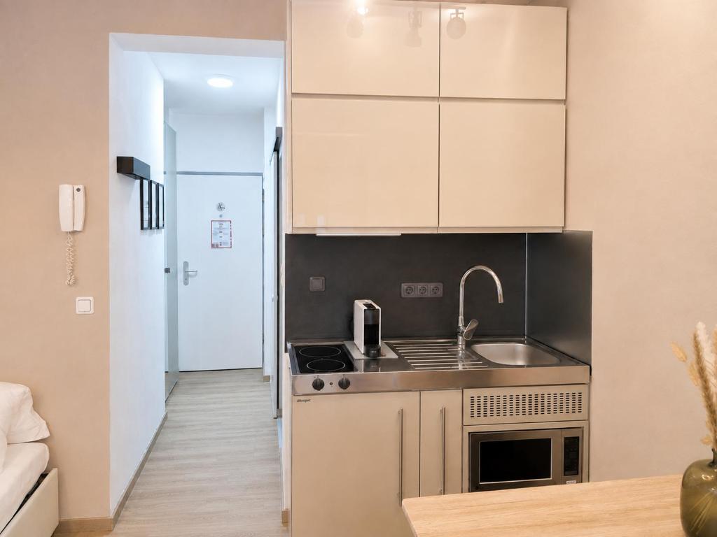 LINZ BASE STUDIO Business and Leisure, City Center - 5