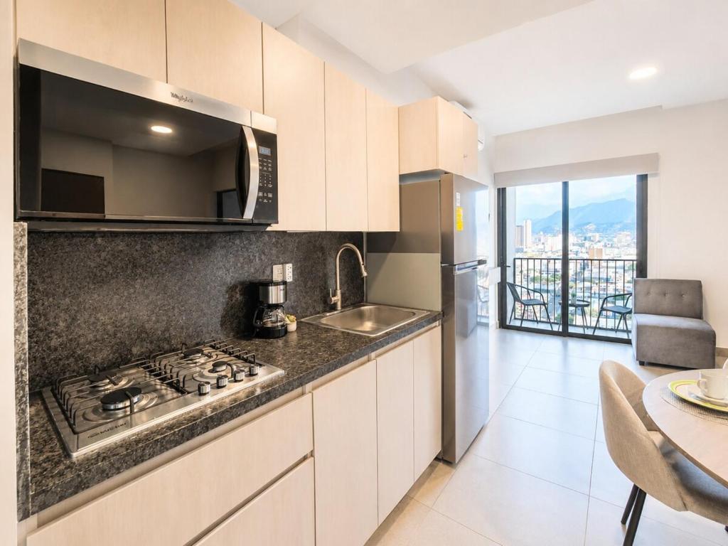 Colonia17 Apartment 2 Bedroom, Balcony, Gym & Parking - 3