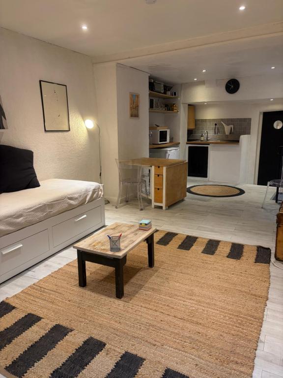 Loft duplex Rez-de-chaussée sous sol 100m2 climatisé centre historique Aix-en-Provence - 2