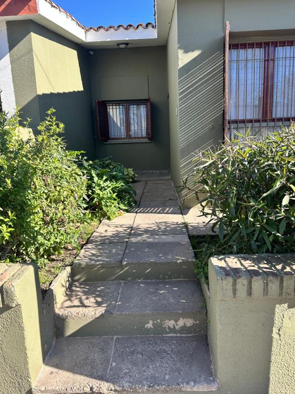 La casa, alquiler temporario - casa completa con cochera y patio- parrilla - 2