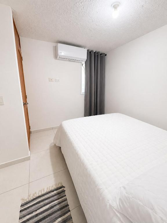 Modern 3-Bedroom, 2-Bathroom Apartment in a Gated Community - 3