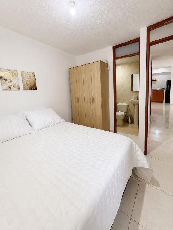 Modern 3-Bedroom, 2-Bathroom Apartment in a Gated Community - 5