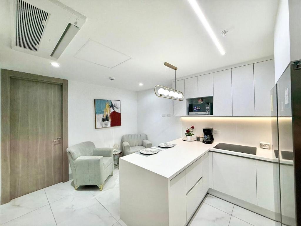 Lujoso departamento Millenium con piscina MILL-703 - 1
