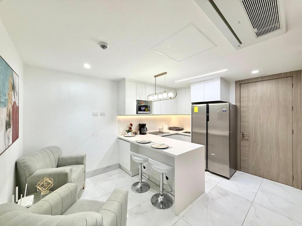 Lujoso departamento Millenium con piscina MILL-703 - 2