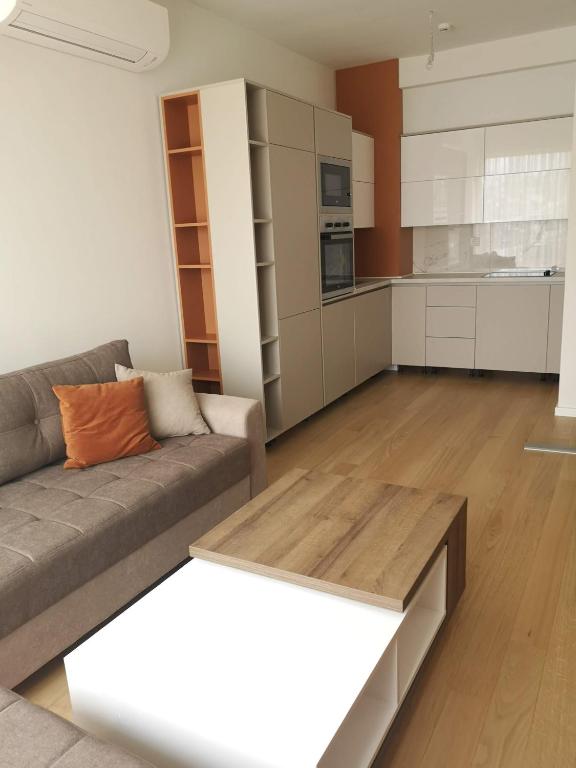 AH Home Delux Centar - 1