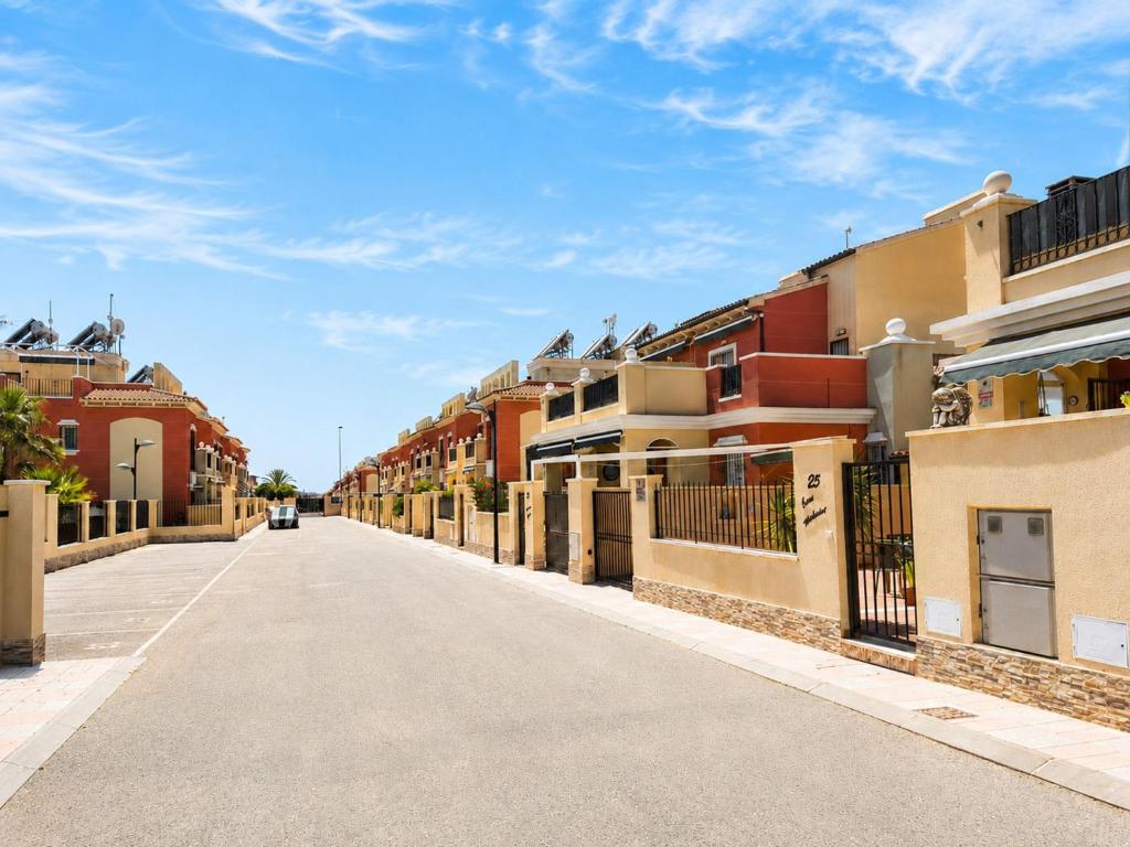 Altos de la Baha Spacious Townhouse with Private Garden Pool - 3
