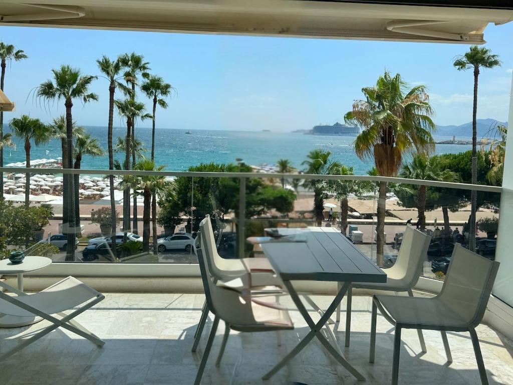 Croisette - luxurious 2 bedroom, panoramic sea view - 1