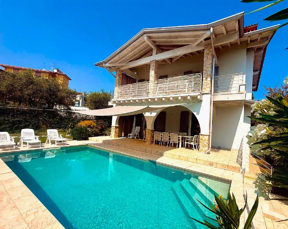 Villa Bocciolo, piscina, giardino, vasca idromassaggio - 4
