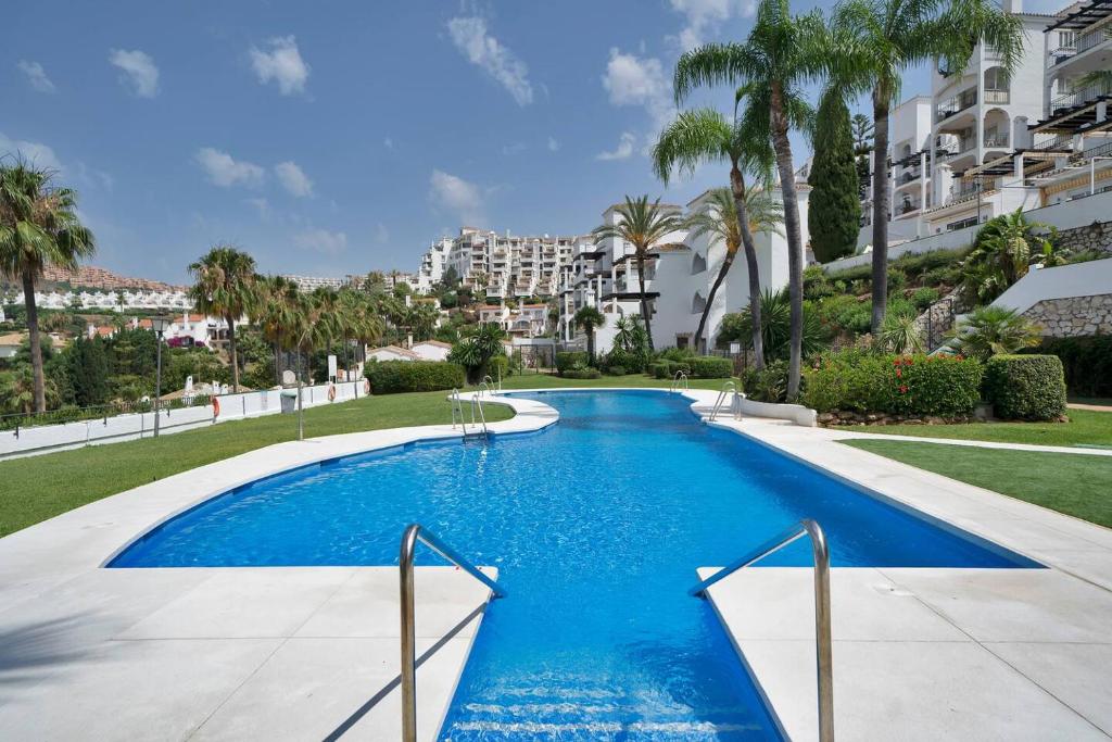 Cozy Calahonda Apt w Sea Views, Pool and Sunsets - 5