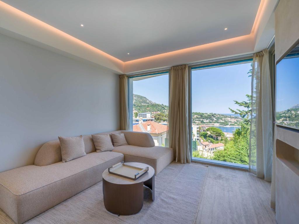Exceptional Apartment with Terrace & Sea View - 1