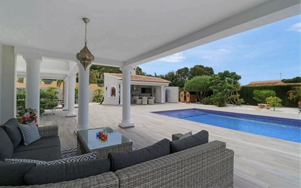 Villa Andragó en zona residencial de Cometa - 1