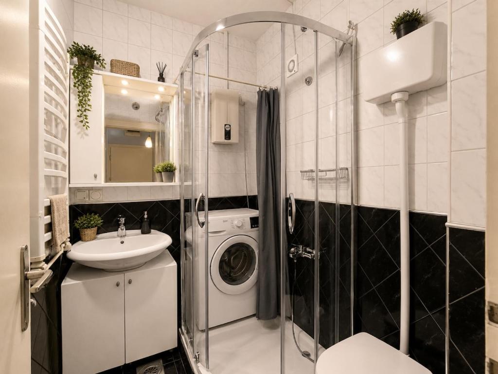 Dorcol Apartment 1Walk to Knez Sleeps 4 - 2