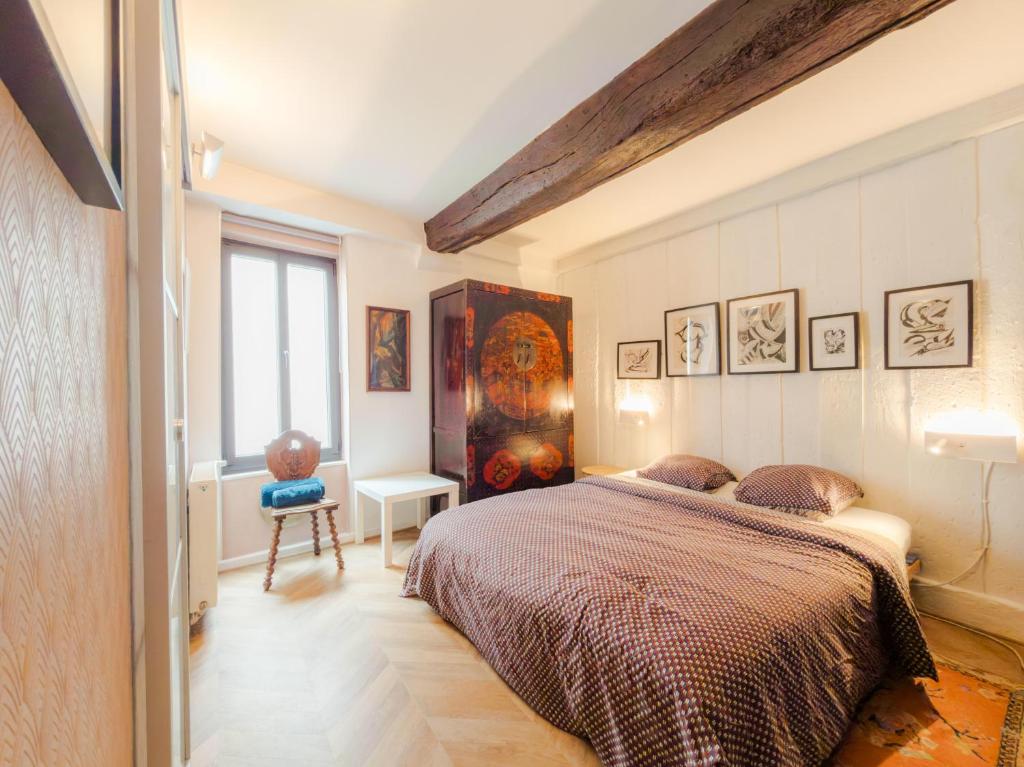 Independent Master suite, 18th century home - 2