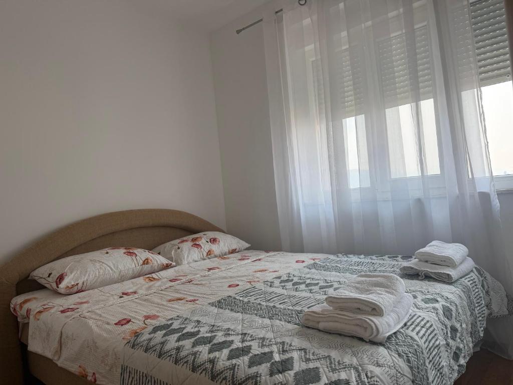 Riverside Apartment - 4