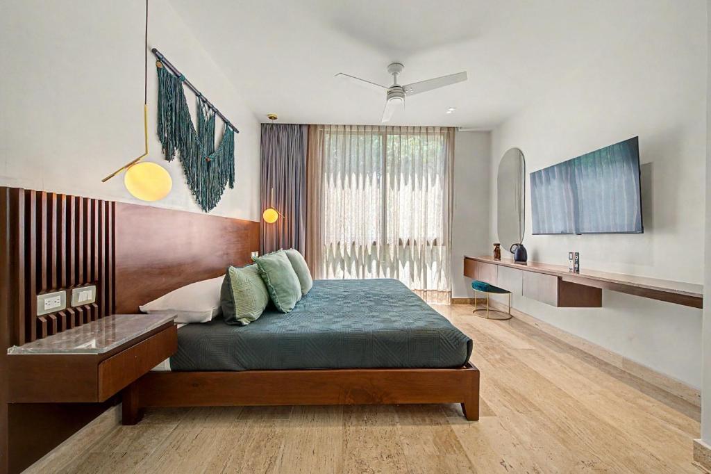 Lux 1BR with Rooftop Pool, Spa, Gym, Kids Playroom - 3