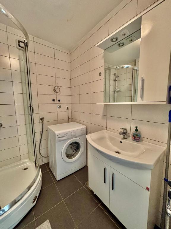 Apartment in Center - Great Location! - 3