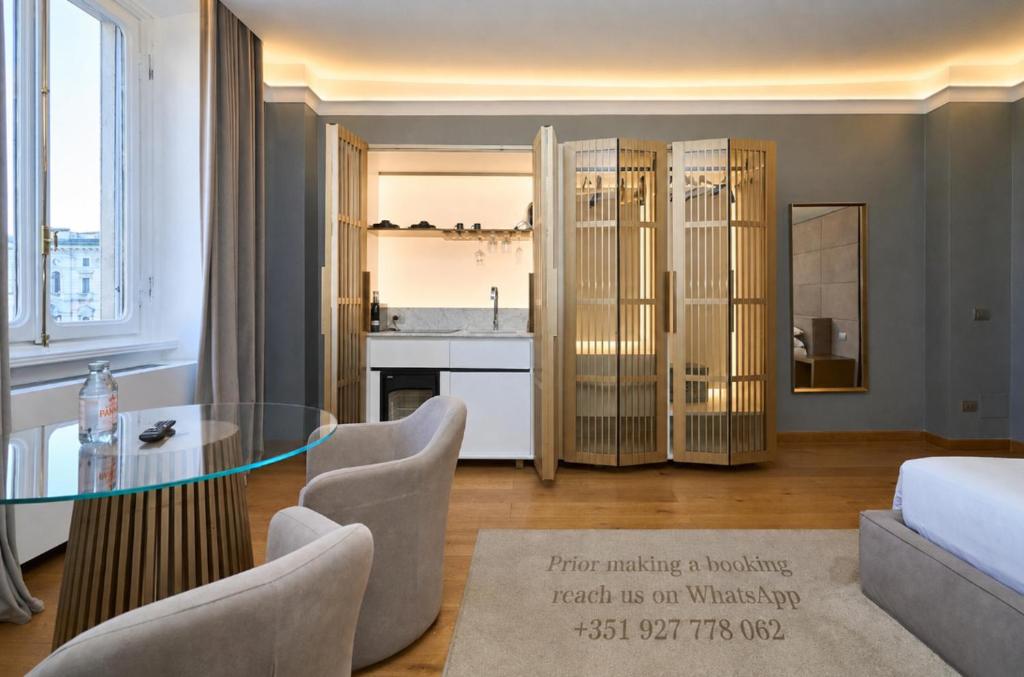 Front DUOMO Luxury suite VIEW N4 Exclusive Milan - 2
