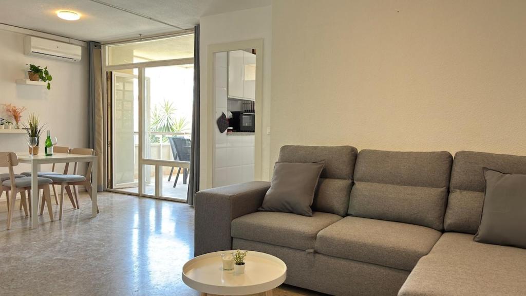 Beach Apartment with pool - La Carihuela - 2