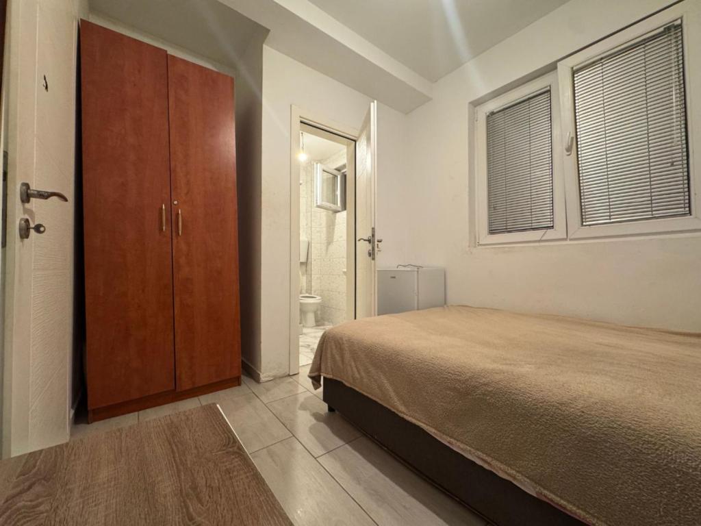En-Suite Room Budva - 1