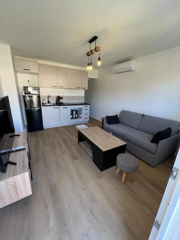 T2 centre-ville, plage à pied, calme, 4 couchages - 5