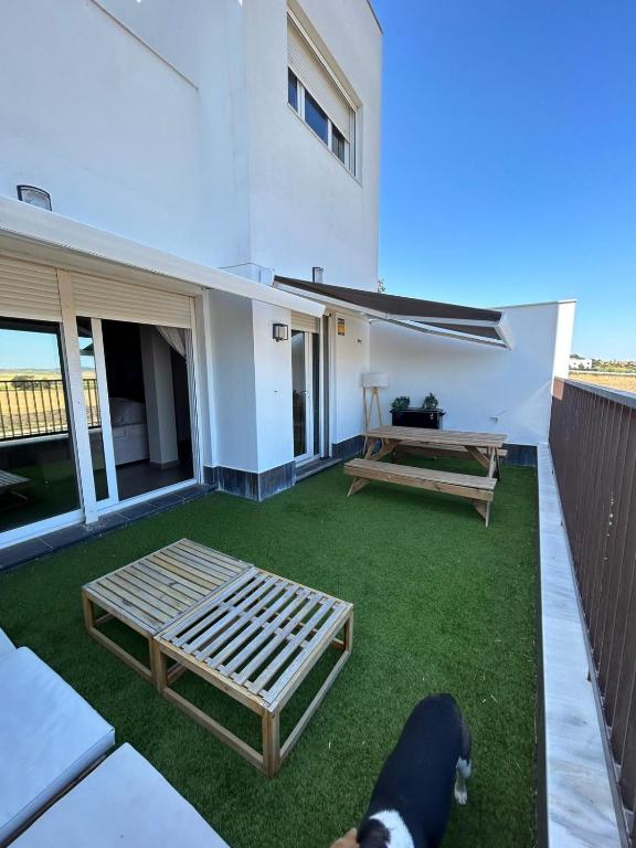 Chalet con terraza y vistas al mar - 5