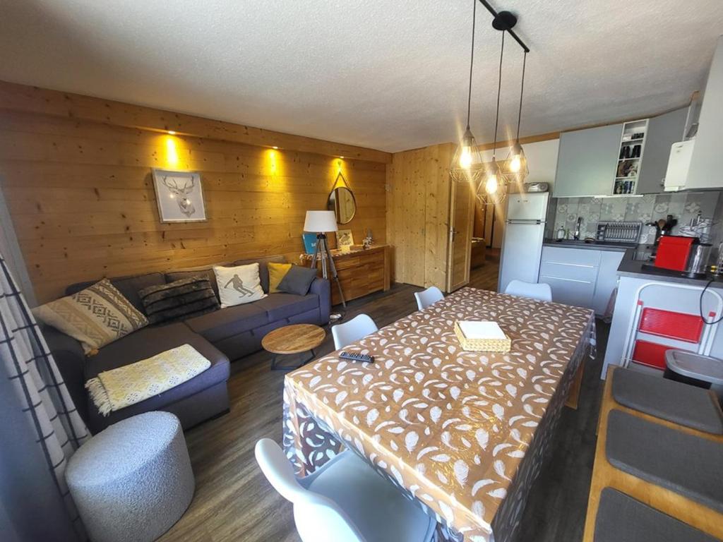 Appartement avec balcon et vue sur montagne - FR-1-266-275 - 4