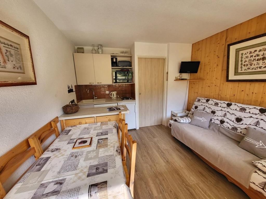 Appartement cosy balcon vue pistes - 4 pers. - FR-1-266-274 - 1