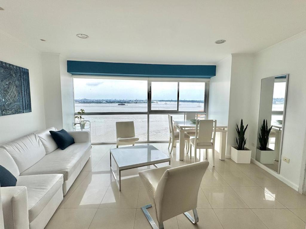 Suite en Puerto Santa Ana vista panoramica al río RF1-1107 - 1
