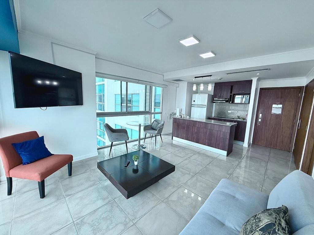 Suite con vista panorámica al río y jacuzzi RF2-306 - 4