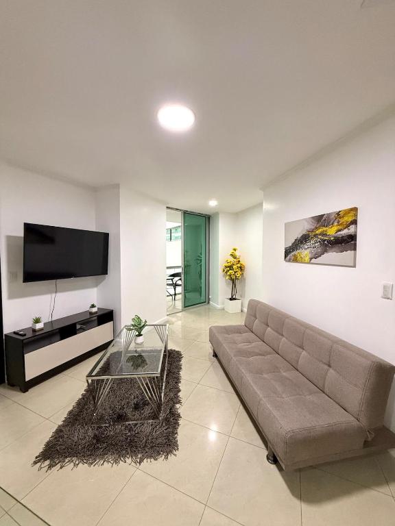 Suite con balcón vista al río en Puerto Santa Ana RF1-304 - 1