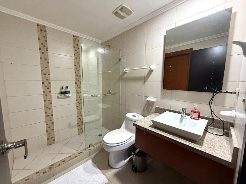 Suite con balcón vista al río en Puerto Santa Ana RF1-304 - 2