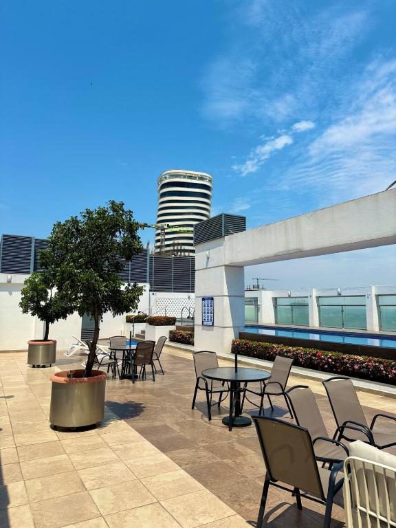 Suite con balcón vista al río en Puerto Santa Ana RF1-304 - 3