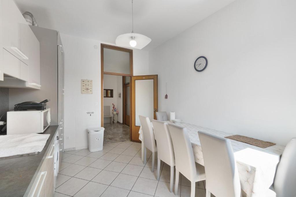 Aaron Guest House - 5