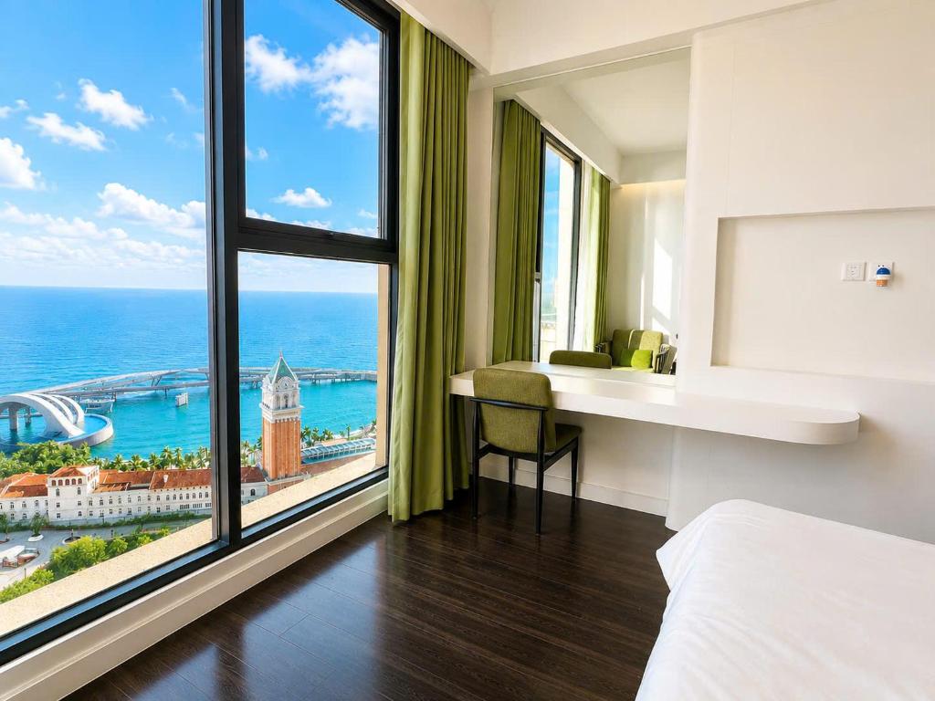 Căn hộ dịch vụ cao cấp Pearl Vista Sea View & Fireworks View