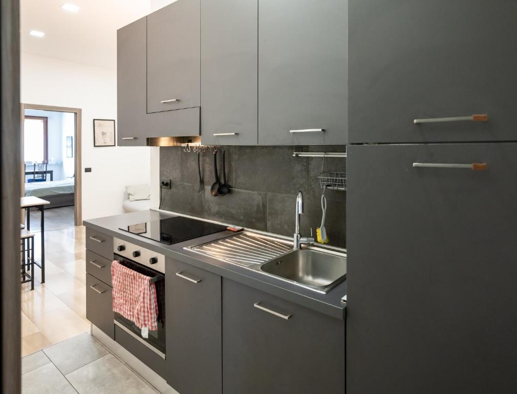 Spacious Aparment 10 mins walk from Duomo - 4