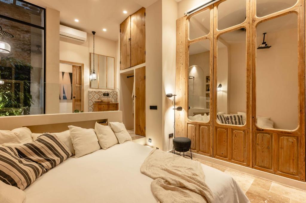 Suite Boutique con Bañera y Cine Privado - Centro Histórico de Málaga - 3
