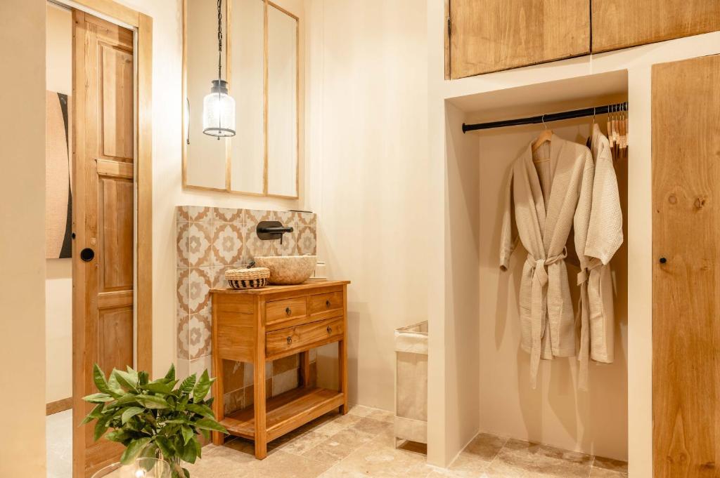 Suite Boutique con Bañera y Cine Privado - Centro Histórico de Málaga - 4