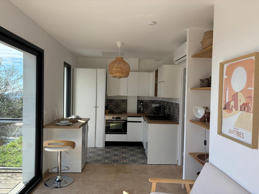 Domani Vencius - Cocon de bien-être à Vence avec vue mer, piscine et terrasse ensoleillée - 5