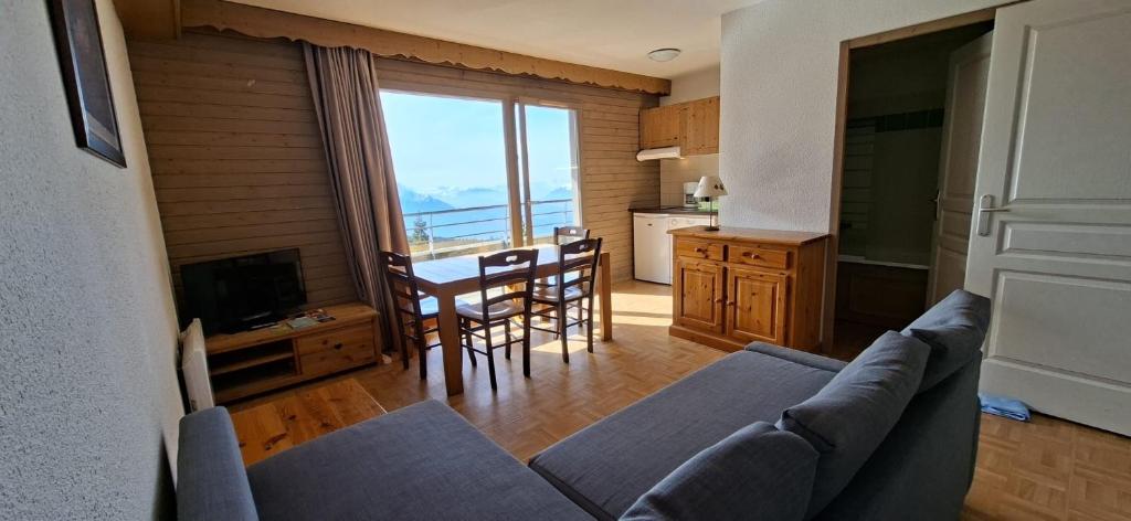Ideally located apartment with magnificent view - 5