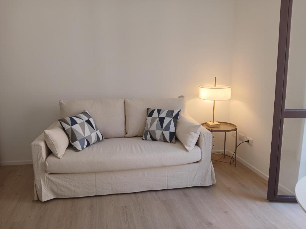 White and Blue Design Apartment - 5