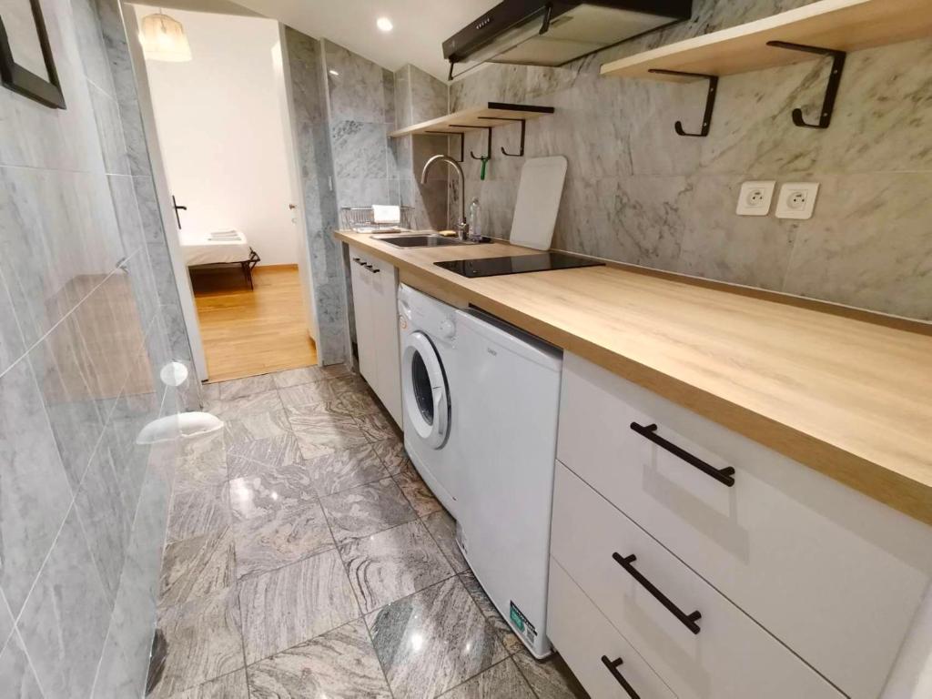 Cozy Apartment in Paris - 2