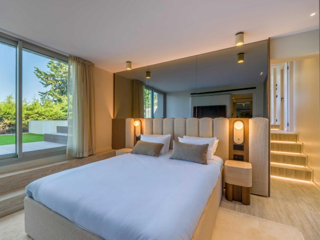 High-End Apartment with Spacious Terrace - 4