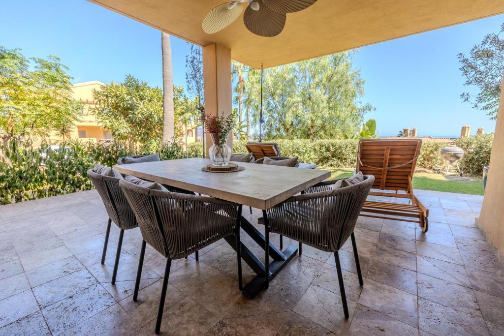 Sea View Pool & Terrace 3BR in Benahavís Hills - 2