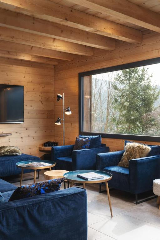 Chalet Le Carnotzet Luxury Chalet with Covered Hot Tub Panoramic Sauna - 3