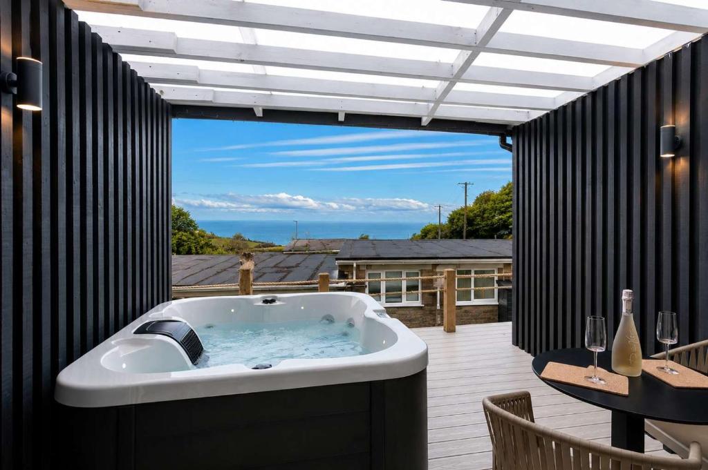 North Devon Resort, Ilfracombe photo 2