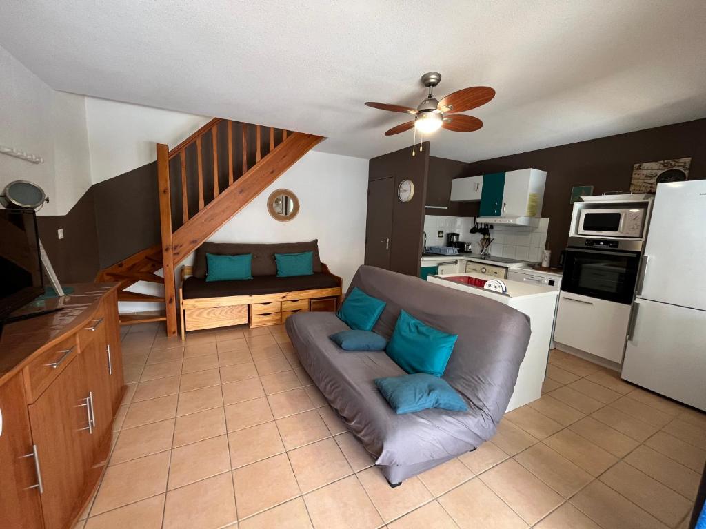 Belle villa 2 chambres, veranda, terrasse parking privatif dans résidence sécurisée avec piscine commune 800 m de la mer LRCS87 - 5